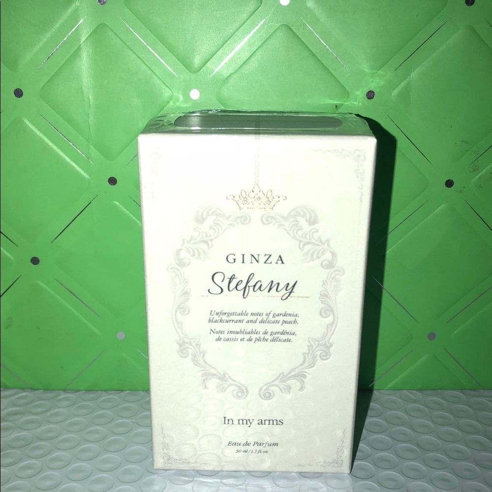 Avon Ginza Stephany